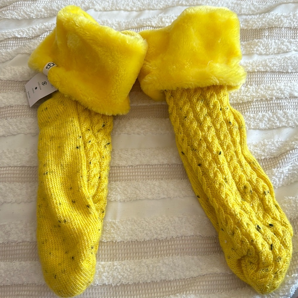 Ugg nwt fleece socks